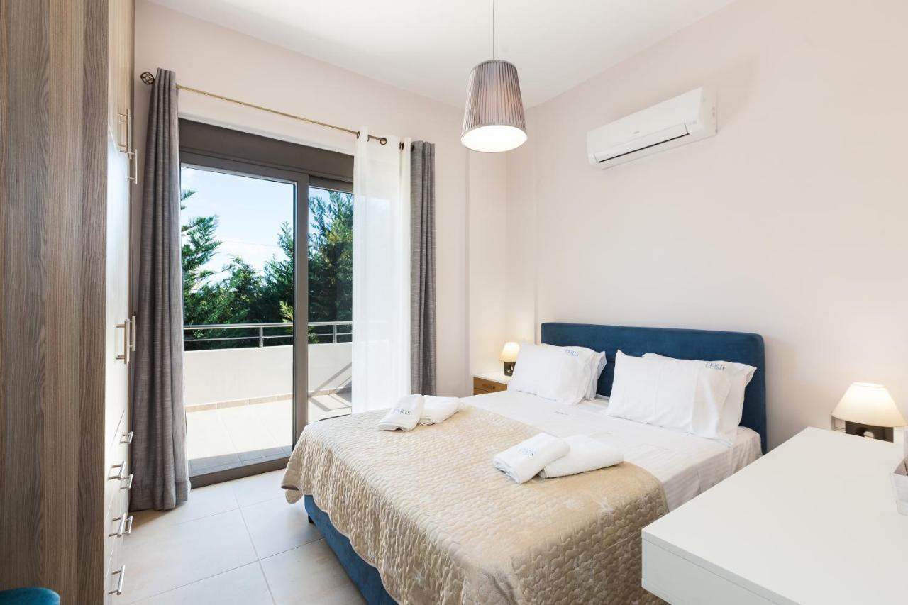 Peris Villa Като Дарацо Екстериор снимка