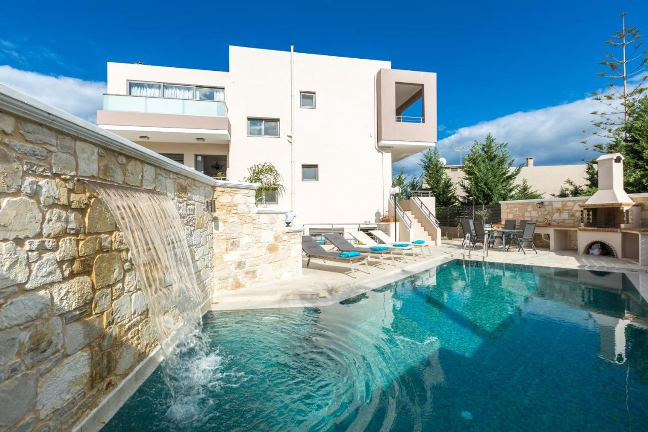 Peris Villa Като Дарацо Екстериор снимка