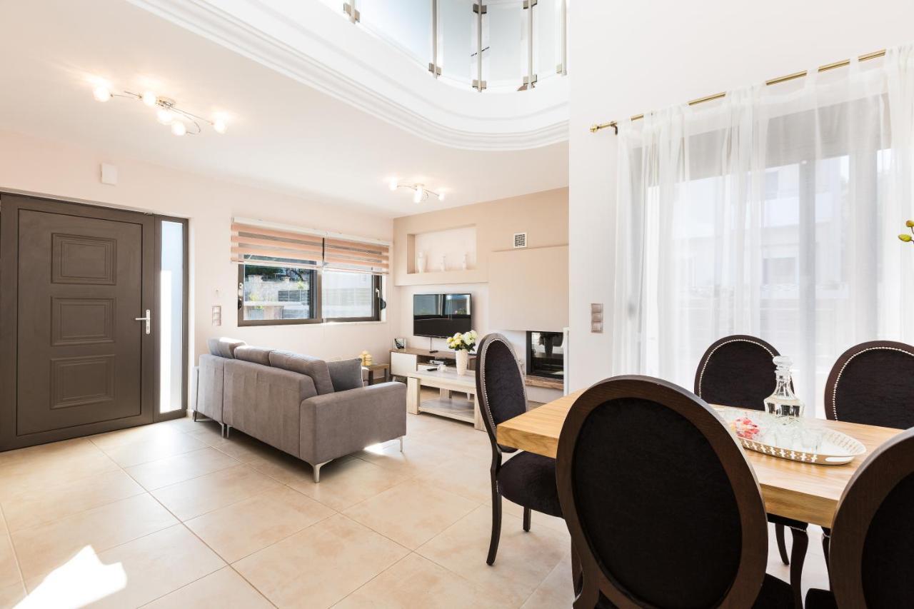 Peris Villa Като Дарацо Екстериор снимка